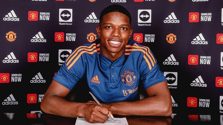 Manchester United Signs Promising Young Forward in Latest Transfer Move
